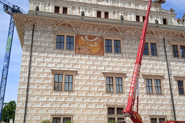 Zámek Litomyšl stále prochází rekonstrukcí, na léto si zde ale připravili zkrácené prohlídky (nejen) pro spěchající návštěvníky