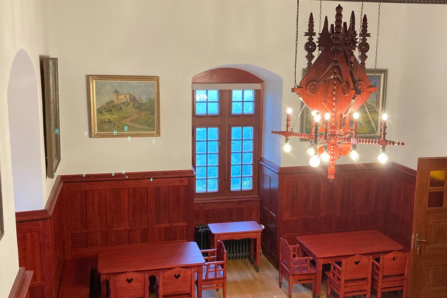 Na hradě Kunětická hora je návštěvníkům nabízen prohlídkový okruh Dušan Jurkovič, básník dřeva
