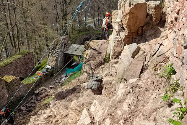 Z průběhu stabilizace a oprav